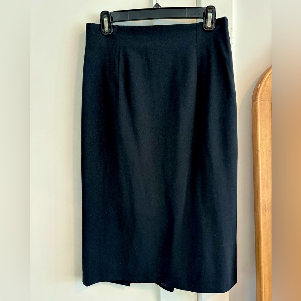 Banana Republic double vented wool pencil skirt - size 6